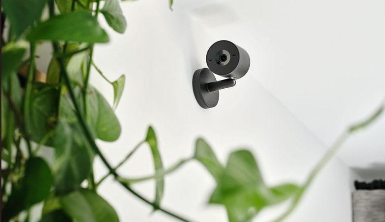 caméra intérieure Netatmo sur une table